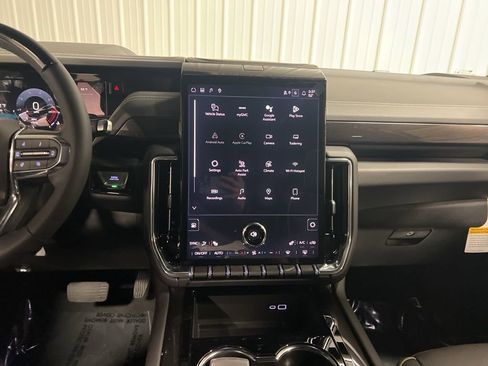 New 2026 GMC Yukon XL Elevation image 15