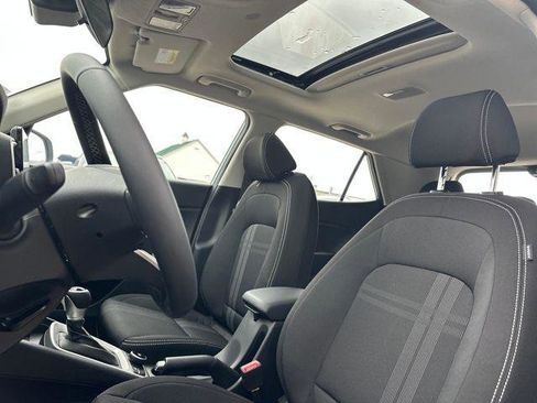 New 2026 Hyundai Venue SEL image 7