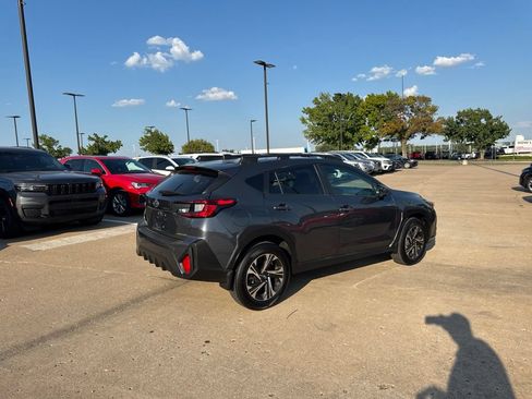 Used 2024 Subaru Crosstrek 2.0i Premium AWD/4WD image 3