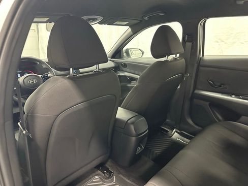 Used 2025 Hyundai Elantra Sport image 42