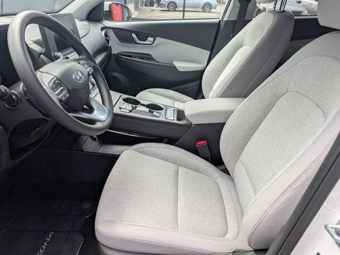 Used 2023 Hyundai Kona SE FWD image 10