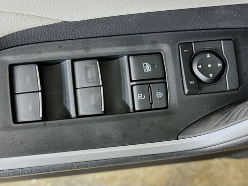 Used 2025 Toyota RAV4 XLE Premium image 15