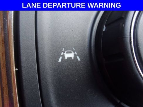 Used 2023 GMC Acadia SLE w/ Driver Convenience Package AWD/4WD image 8