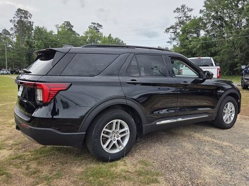 Used 2025 Ford Explorer Active w/ Active Comfort Package RWD image 15