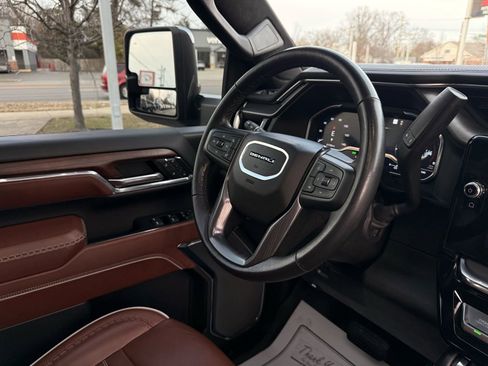 Used 2024 GMC Sierra 2500 Denali Ultimate image 29