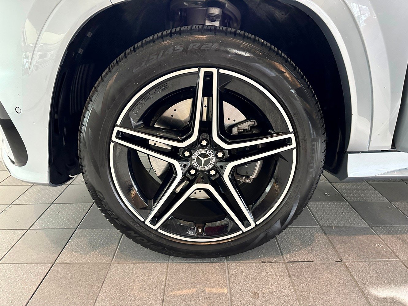 Certified 2025 Mercedes-Benz GLS 450 4MATIC image 42