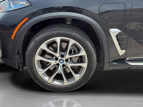Used 2025 BMW X5 xDrive50e AWD/4WD image 27