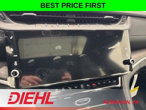 New 2026 Jeep Grand Cherokee Altitude AWD/4WD image 30