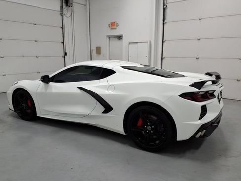 Used 2021 Chevrolet Corvette Stingray Coupe w/ Z51 Performance Package RWD image 6