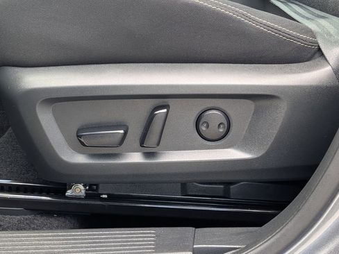 Used 2025 Nissan Rogue SV FWD image 20