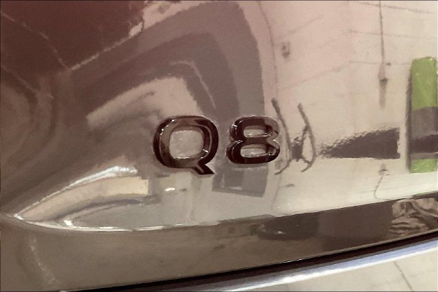 Used 2024 Audi Q8 e-tron Premium Plus AWD/4WD image 8