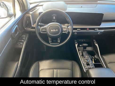 Used 2024 Kia Sorento S image 5