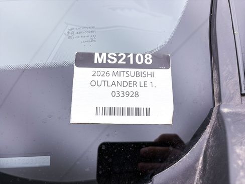 New 2026 Mitsubishi Outlander LE AWD/4WD image 25