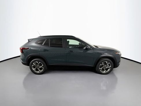New 2026 Chevrolet Trax LT w/ LT Convenience Package FWD image 8