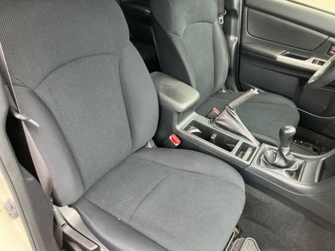 Used 2015 Subaru Crosstrek 2.0i AWD/4WD image 32