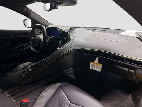Used 2025 Chevrolet Corvette Stingray Premium Conv w/ Z51 Performance Package RWD image 29