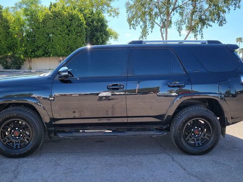 Used 2023 Toyota 4Runner SR5 Premium AWD/4WD image 5