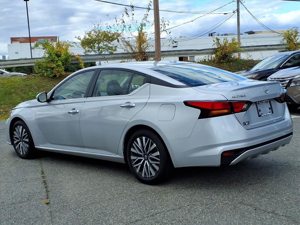 Used 2023 Nissan Altima 2.5 SV FWD image 7
