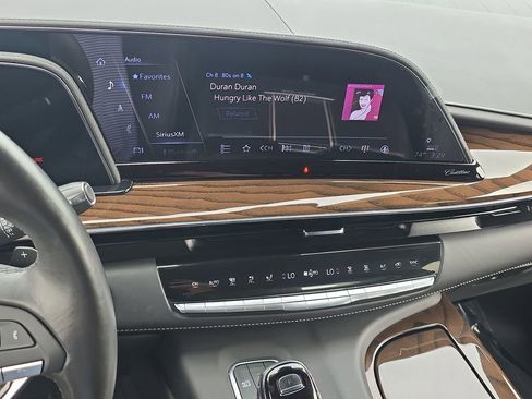 Used 2024 Cadillac Escalade ESV Sport Platinum image 13