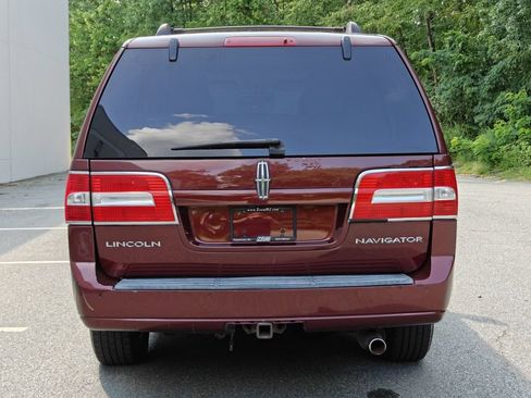 Used 2010 Lincoln Navigator 4WD image 4