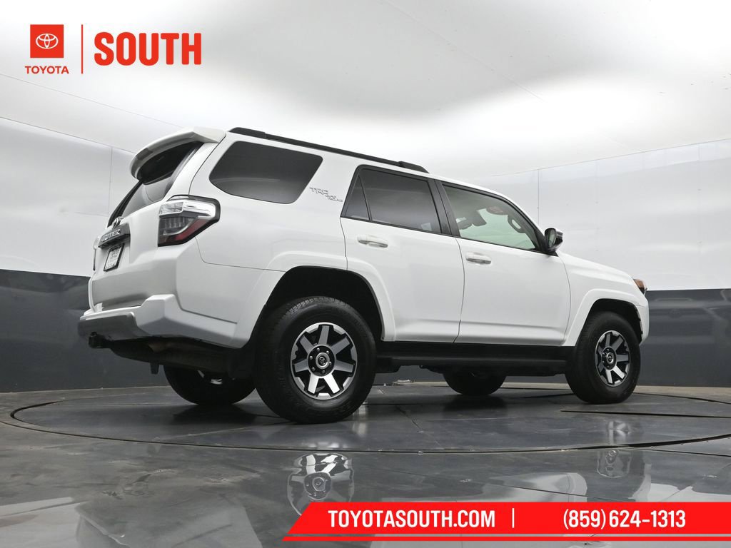 Used 2022 Toyota 4Runner TRD Off-Road Premium w/ Moonroof Package AWD/4WD image 35