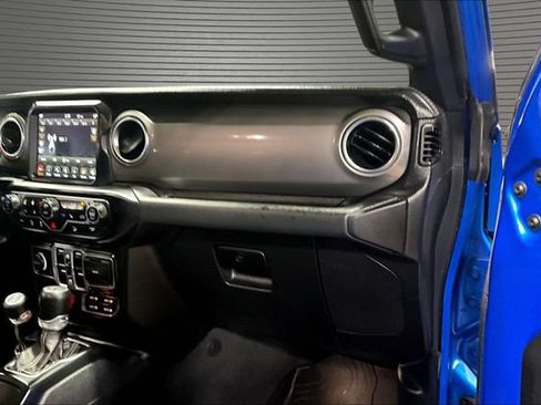 Used 2021 Jeep Wrangler Unlimited Sahara AWD/4WD image 25