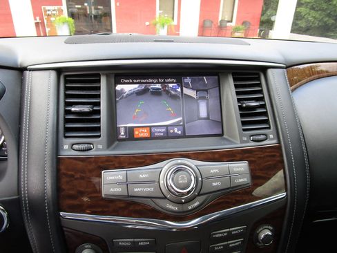 Used 2019 Nissan Armada Platinum w/ Captain's Chairs Package image 18