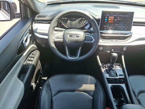 Certified 2025 Jeep Compass Limited AWD/4WD image 11