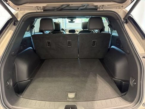 Used 2022 Chevrolet Blazer Premier w/ Enhanced Convenience Package AWD/4WD image 9