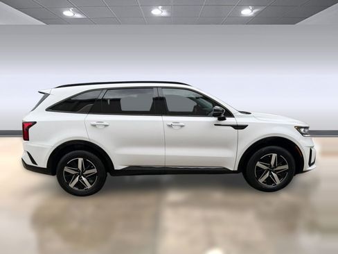 Used 2023 Kia Sorento EX w/ Panoramic Sunroof Package FWD image 7