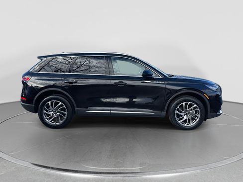 Used 2022 Lincoln Corsair AWD w/ Equipment Group 101A image 2