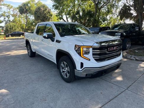 Used 2024 GMC Sierra 1500 SLT AWD/4WD image 4