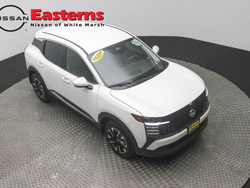 Used 2025 Nissan Kicks SV image 4