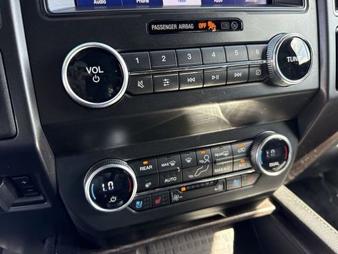 Used 2021 Ford Expedition Limited AWD/4WD image 19