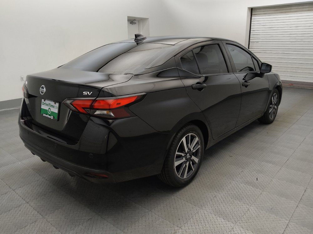 Used 2021 Nissan Versa SV FWD image 9