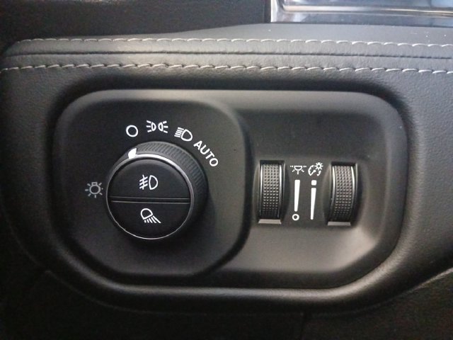 Used 2023 RAM 1500 Limited w/ Body Color Bumper Group AWD/4WD image 10