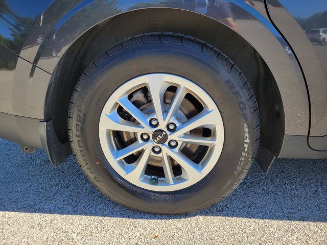 Used 2022 Kia Carnival LX FWD image 5