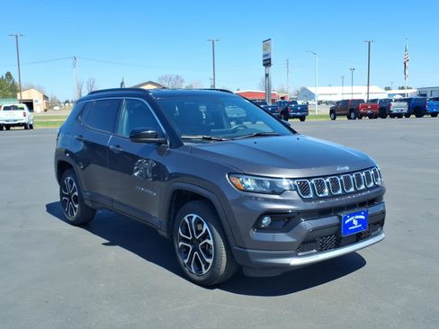 Used 2024 Jeep Compass Limited AWD/4WD image 8
