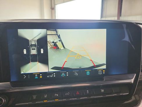 Used 2025 Chevrolet Silverado 2500 LTZ w/ LTZ Convenience Package image 30