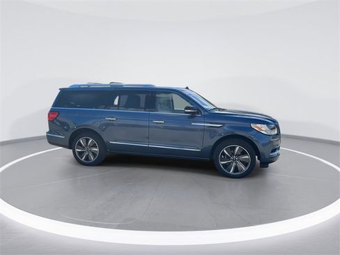 Used 2019 Lincoln Navigator L Reserve w/ Cargo Package image 8