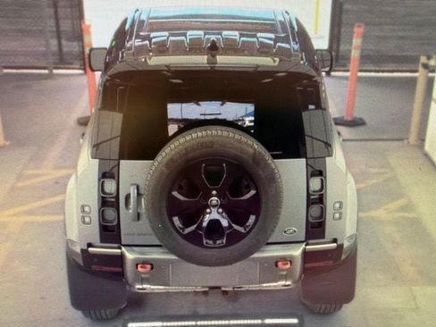 Used 2021 Land Rover Defender 110 X AWD/4WD image 12