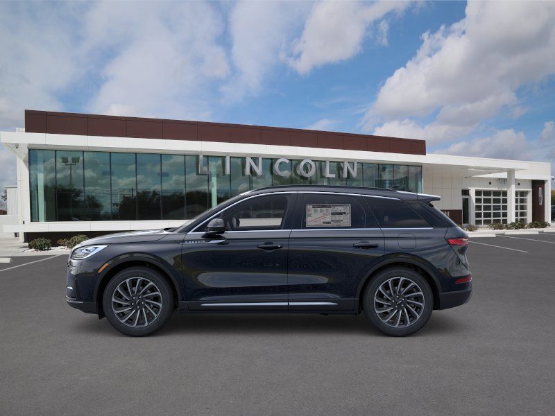 Used 2026 Lincoln Corsair Reserve FWD image 3