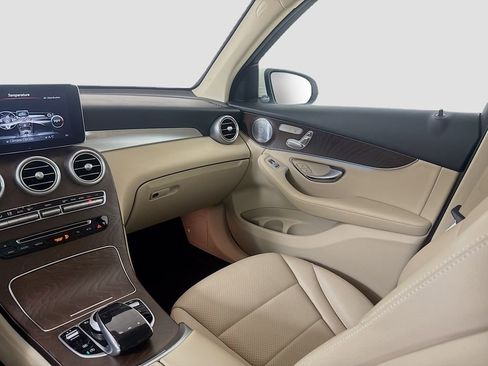 Used 2019 Mercedes-Benz GLC 300 4MATIC image 25