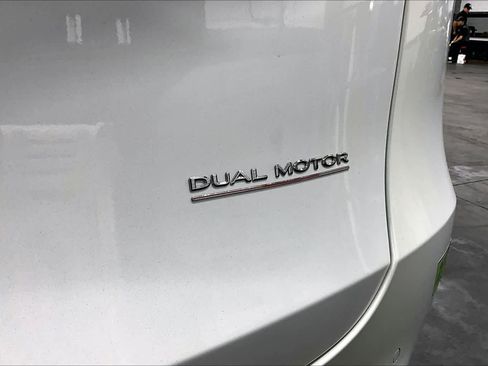 Used 2022 Tesla Model Y Performance image 9