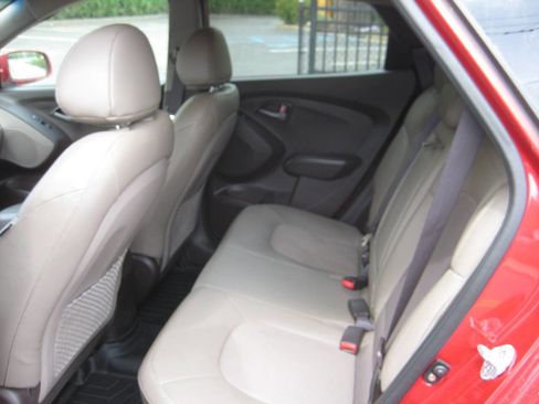 Used 2015 Hyundai Tucson GLS w/ Option Group 02 image 12