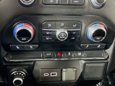 Used 2022 GMC Sierra 1500 SLE image 15