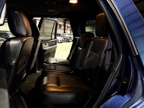 Used 2015 Ford Expedition XLT w/ Equipment Group 201A RWD image 18