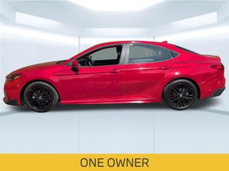 Used 2025 Toyota Camry SE FWD video 2