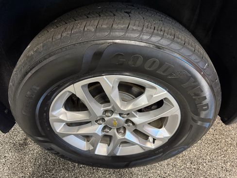 Used 2019 Chevrolet Traverse LT image 14