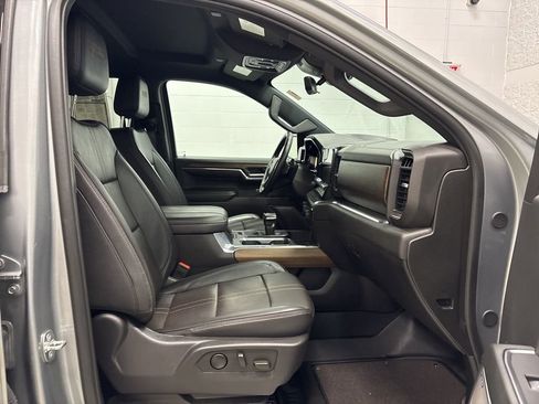 Used 2024 Chevrolet Silverado 1500 High Country w/ Technology Package image 39